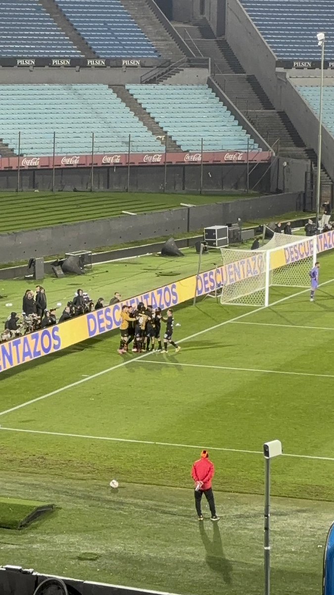 FTrucce18's tweet photo. OTRA VEZ ABEL HERNÁNDEZ EN LA HORA PARA DARLE OTRA VICTORIA EN PEÑAROL https://t.co/gS3wBRdybc