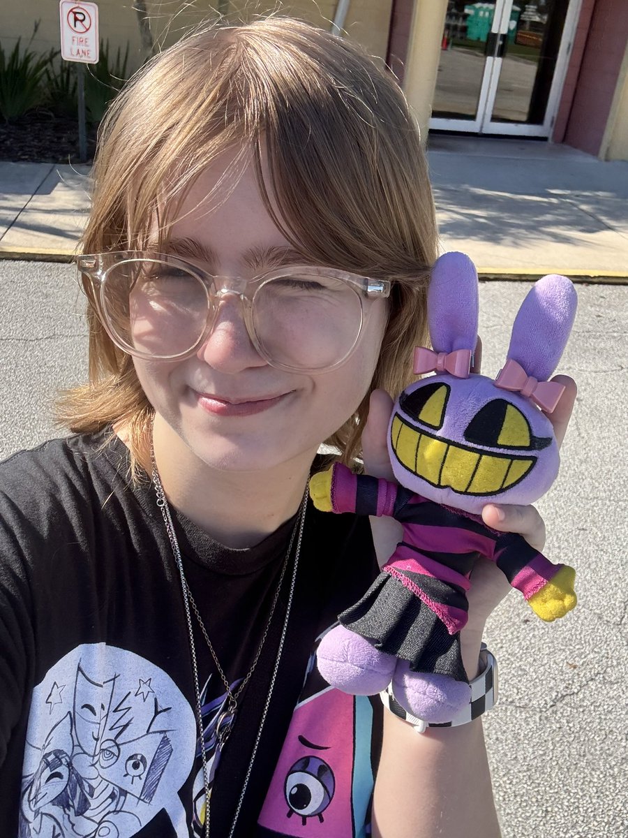 transfemmejax's tweet photo. i took my daughter to pride 🥹🥹 https://t.co/Uqe3ZYPH1I