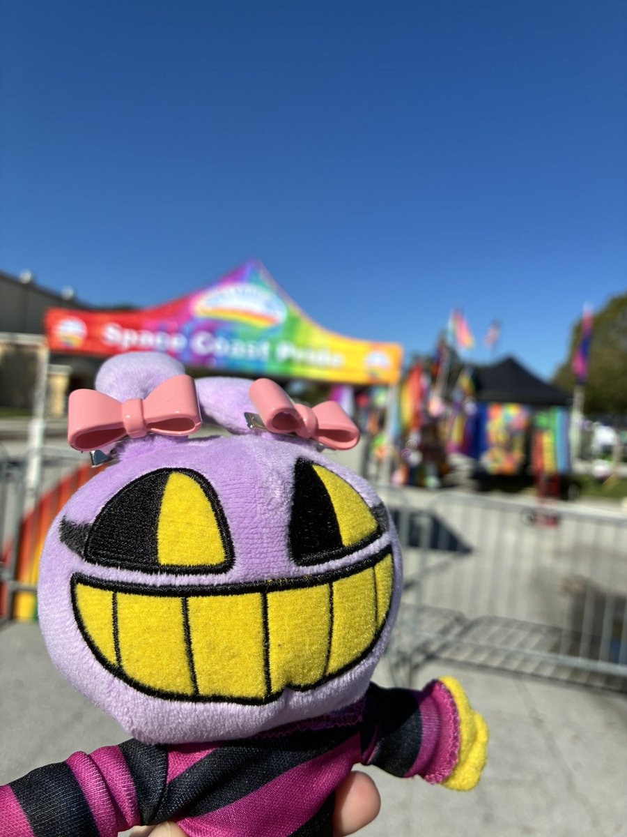 transfemmejax's tweet photo. i took my daughter to pride 🥹🥹 https://t.co/Uqe3ZYPH1I