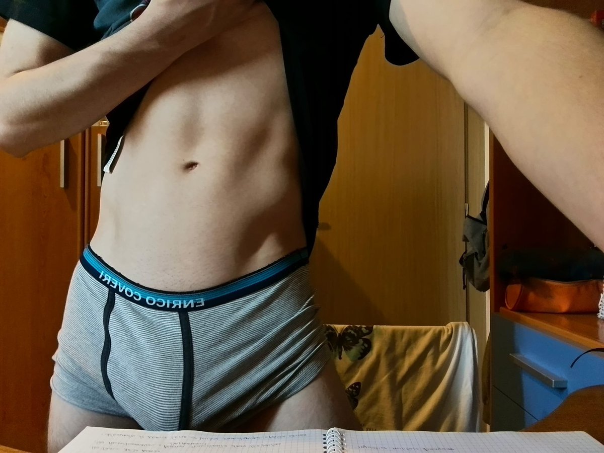 edefore_'s tweet photo. would you help me study ? 🍆 https://t.co/mXtIycuBZO