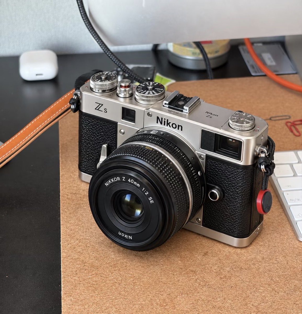 strobist's tweet photo. Seen on Rednote: an AI render of what someone in China is suggesting that Nikon should make.

Honestly, I think a mirrorless Nikon Z body that paid homage to the original S2/S3 series would absolutely kill. https://t.co/7jiKMVmWD6