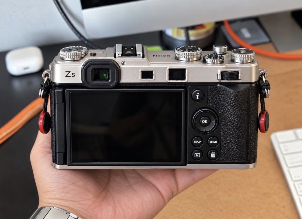 strobist's tweet photo. Seen on Rednote: an AI render of what someone in China is suggesting that Nikon should make.

Honestly, I think a mirrorless Nikon Z body that paid homage to the original S2/S3 series would absolutely kill. https://t.co/7jiKMVmWD6