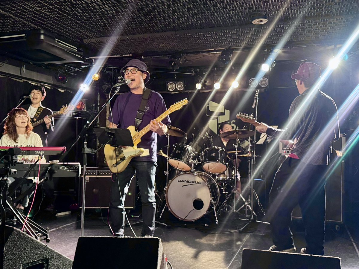 bbiicc's tweet photo. Pfes 80回、Pさんおめでとうございます🎊㊗️
タジタジコーン(ユニコーン)ぶち上げました🚀
足元アレななか、観に来てくださったみんな・出演者のみんな・渋谷LUSHのスタッフさま・主催のPさんありがとございました(っ’ヮ’c) ﾜｱ
仲間たち写真などありがとございました！
#pfes #pfes80 https://t.co/lAYaFzPqR5