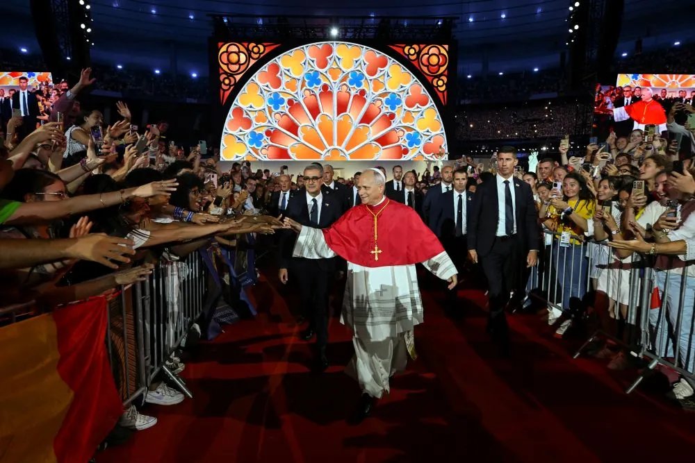 chavezpoon's tweet photo. A French Muslim group targeting traditionalist Catholics has admitted that Catholics are “much better organised” and “more determined” than Muslims, while predicting that France will become Catholic again within 45 years.

Read more: https://t.co/cdDiRx5JrE https://t.co/ujo3XIbOgb