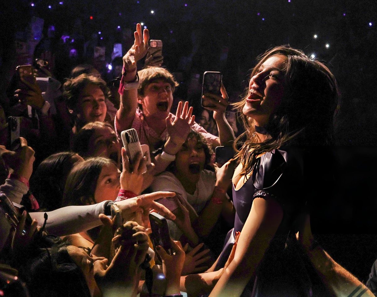 oliviarodrigo4k's tweet photo. [HQ] Olivia Rodrigo performs during "The Unraveled Tour" at People's Bank Arena / by Kevin Mazur https://t.co/cTYTic9mbY