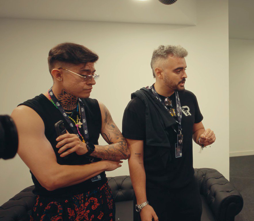 julesrivari's tweet photo. Gracias por defender a Samy, se pelearon con media organización por cuidarla, los amo 😭❤️‍🩹
#masalladelring
#MásAlláDelRing https://t.co/ssu8MHnYH3