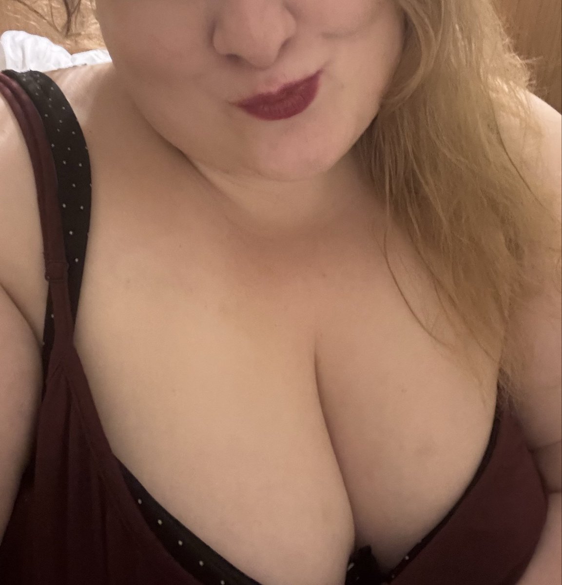 LadyElleFin's tweet photo. Du kleines🐷 darfst erst schlafen gehen, wenn du ordentlich an deine Königin abgedrückt hast.
Ich weiß, du kommst nicht von mir los….aber Minis wie du dürfen nur glotzen und blechen 💸 #finanzherrin #humanatm #zahlschwein https://t.co/QnGs9EfDOH