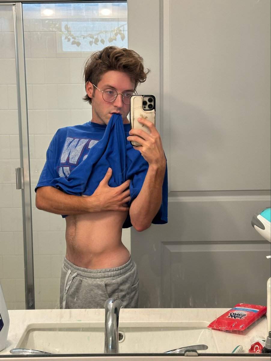grantbroussard's tweet photo. i bite ig https://t.co/l8nY6iShC1