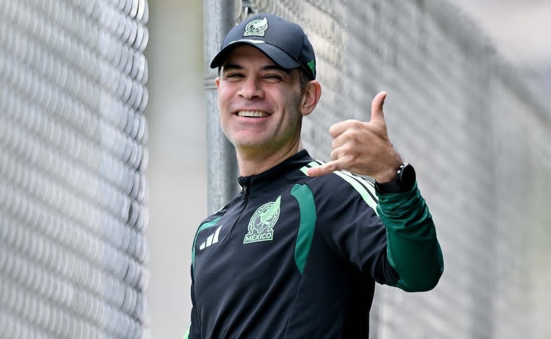 esoque_8's tweet photo. Inicia la Era de Rafa Márquez en el banquillo del Tri 🇲🇽
​El Eterno Capitán asume el mando de la Selección Mexicana para medir fuerzas ante Colombia. Mismo liderazgo, nueva faceta desde la raya.
​Hoy sábado
⏰ 7:00 PM (CDMX)
🆚 Colombia 🇨🇴
📺 Canal 5, Azteca 7, Claro Sports
#fyp https://t.co/1EmsJ9xCwP