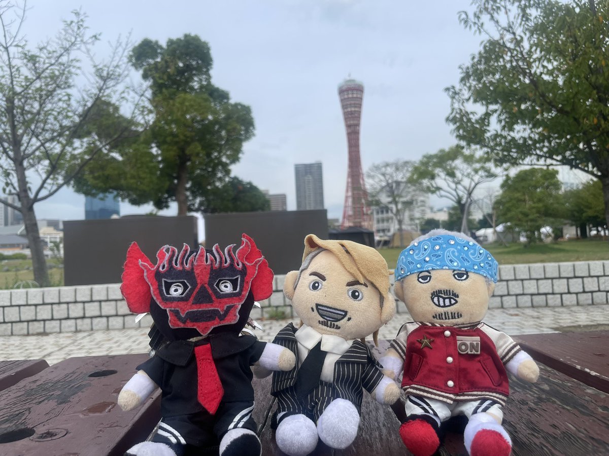 Desperado_cos's tweet photo. 本日
神戸朝散歩、3スポット制覇。
南京町の赤い門、ポートタワー、BE KOBE。
3人もちゃんと観光地回りしてるw
港と中華街、半日で両方いけるのが神戸。
#神戸観光
#南京町
#BEKOBE
#ポートタワー https://t.co/PqNpF400Ez