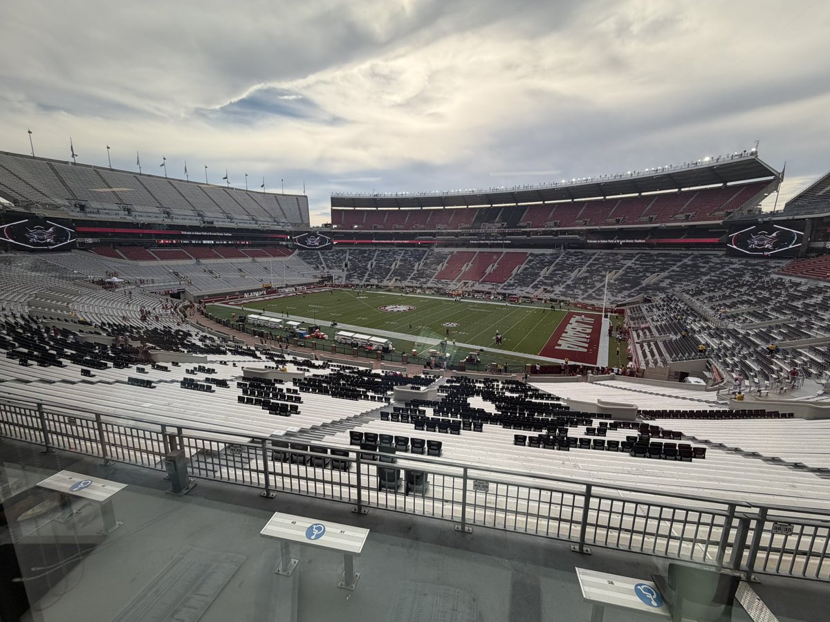 jwillfaircloth's tweet photo. Gamecocks @ Tide
7:00 ESPN https://t.co/NK7NuzmpNy
