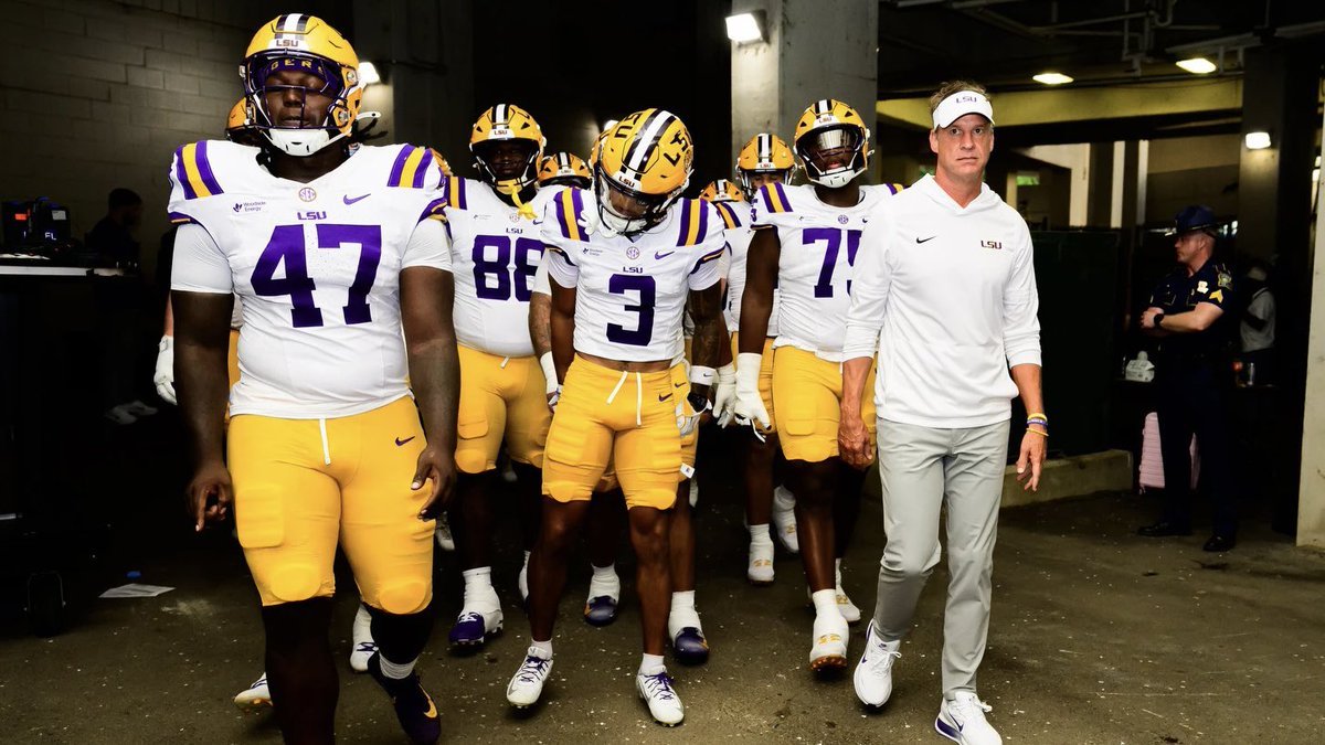 Geaux247's tweet photo. The Live Updates: No. 10 #LSU vs. No. 23 Texas A&M

Lane Kiffin and Co. enter must-win territory with kickoff inching closer in Death Valley.

@Geaux247 has the latest pregame buzz + the game thread open... All eyes are on Kiffin and the Bayou Bengals in Week 4.

Live Updates: https://t.co/WjMiLSoNad