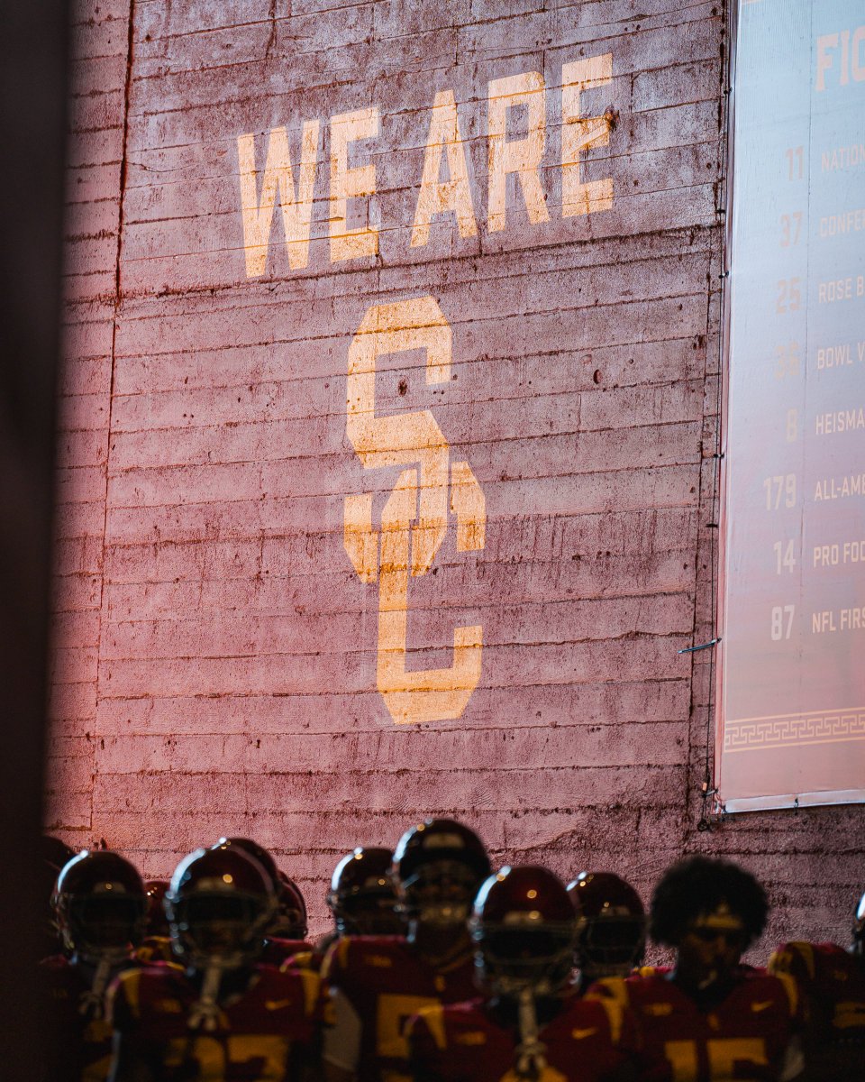 uscfb's tweet photo. LOCK THE GATES 🔒 https://t.co/ZhehSzChbX
