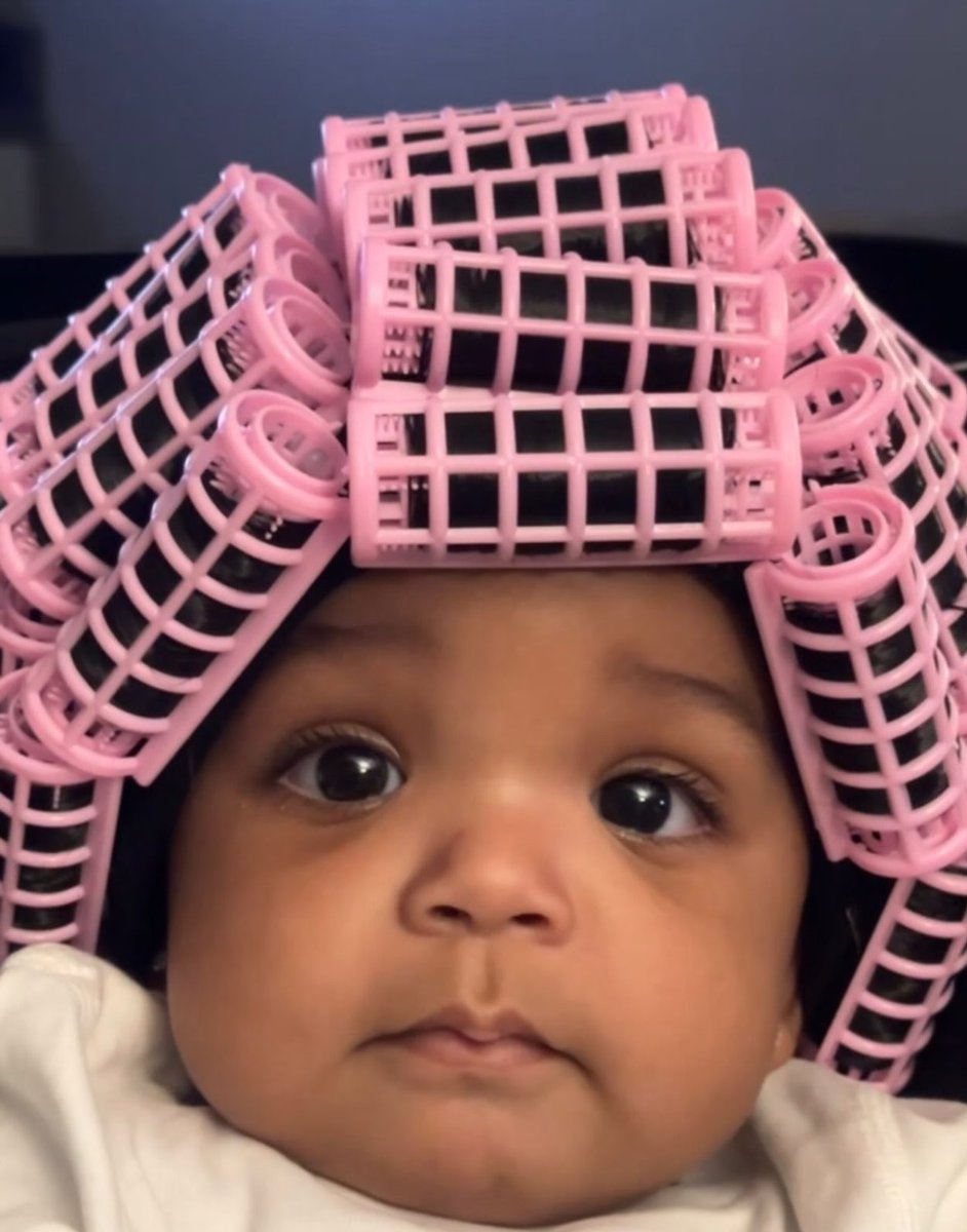 gaytalo's tweet photo. O sonho da Rihanna sempre foi ser mãe de menina mesmo né https://t.co/c4ajfe6VYB