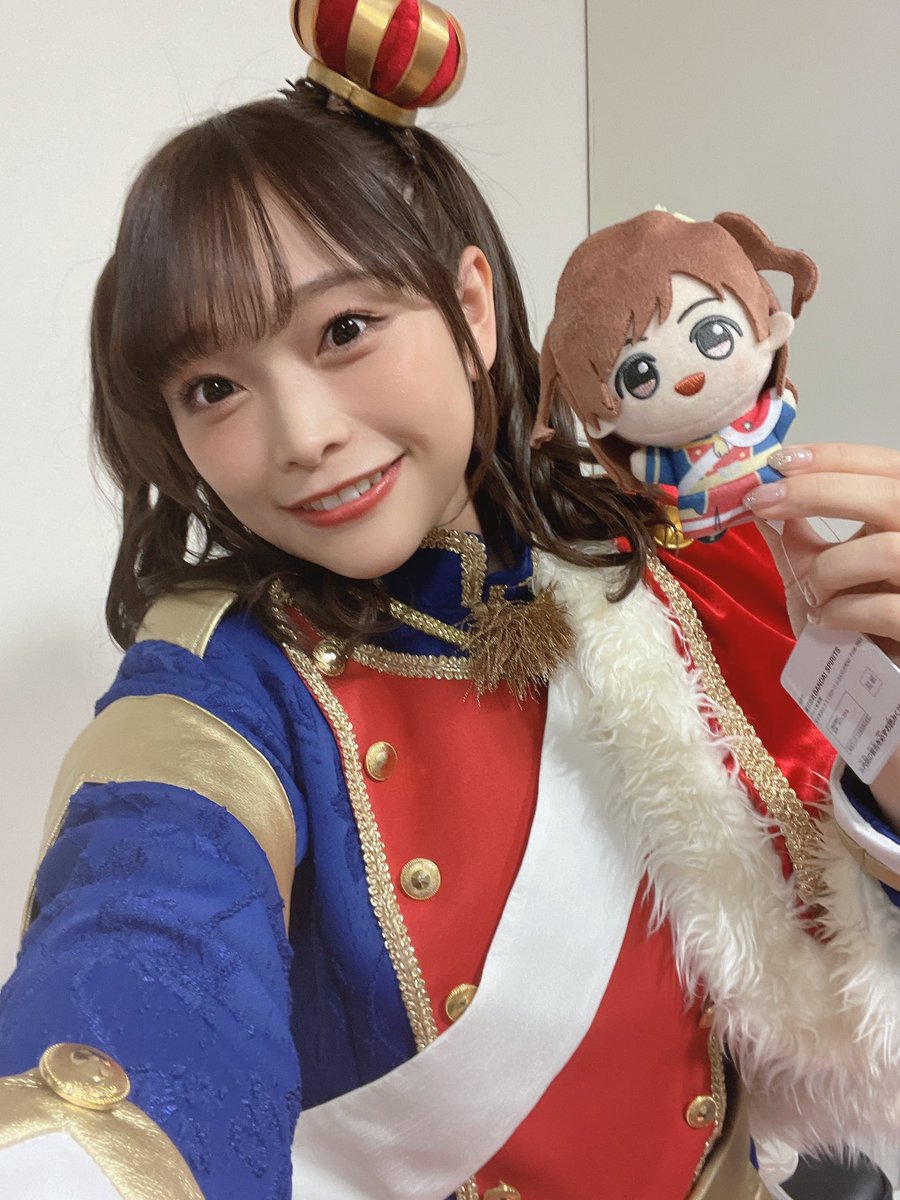 koyamamomoyo's tweet photo. 華恋お誕生日おめでとう🎂❤️

"１番負けたくない人は
  １番大切な人"

私にとって華恋はそんな存在。

日々進化中の
華恋のキラめきに負けないように
今日も舞台に立ってくるね🤙🏻🌟

#愛城華恋生誕祭2026
#愛城華恋誕生祭2026 https://t.co/NeDI0sRr5y