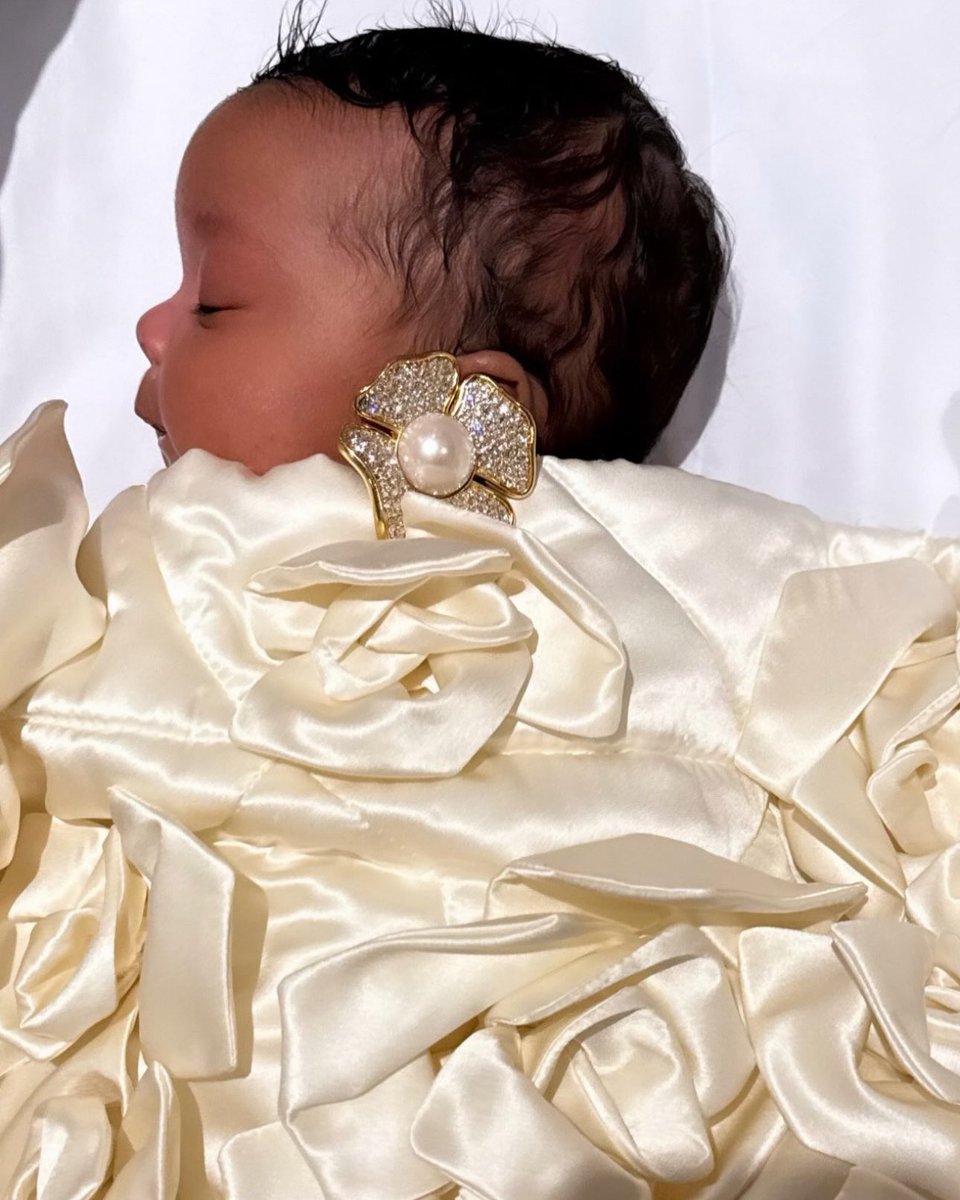 FentyHeadlines's tweet photo. Our next fashion killa - Rocki Irish 🥹🤧💞

She’s taking over Rihanna’s closet soon 😂 https://t.co/hX4Gu44JQp