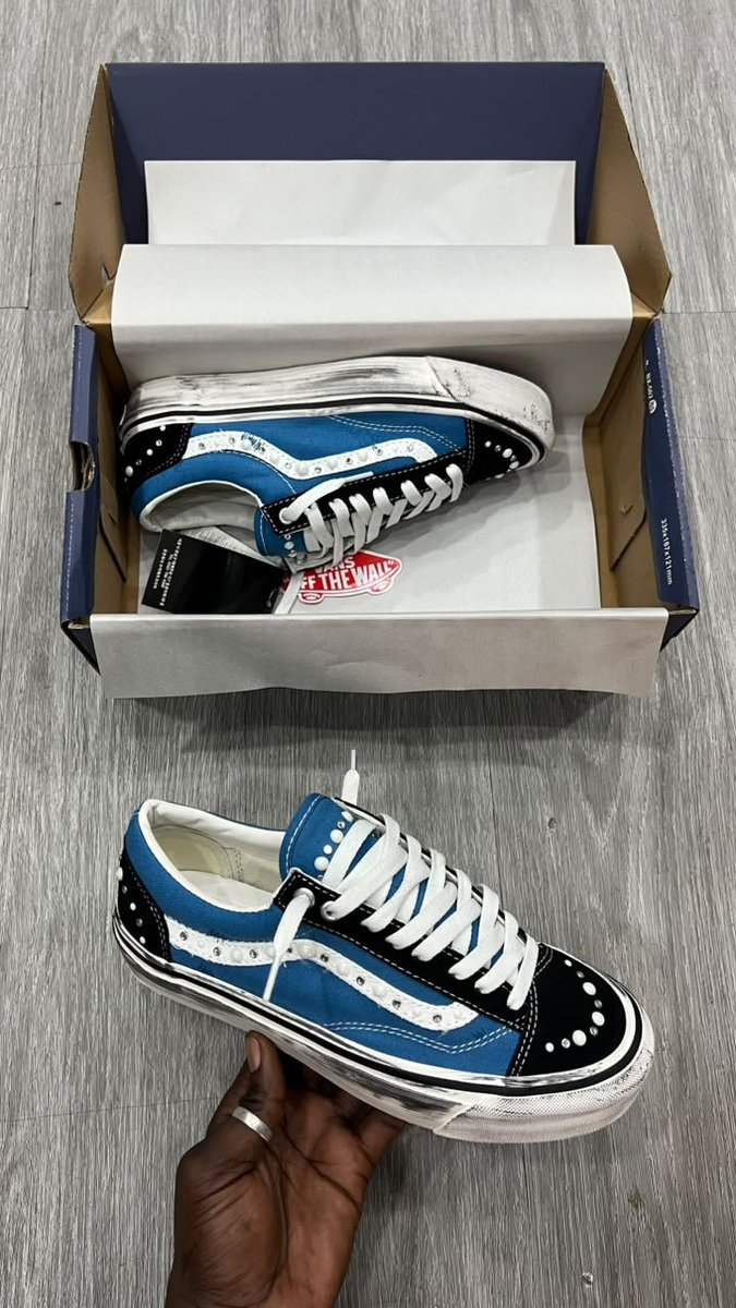 ndaamali's tweet photo. Alerte NdamaShoes !
Offrez-vous des Vans Premium Old Skool 36 Pearlized
📐 Pointures : 40 à 45
💰 Prix : 17.000 FCFA
🚚 Livraison disponible 🇸🇳
📲 Commandez vite sur WhatsApp : +221769209312 et rt ou likez 🙏🏽
#NdamaShoes #Kebetu #Team221 #Dakar https://t.co/cMYTOotFja