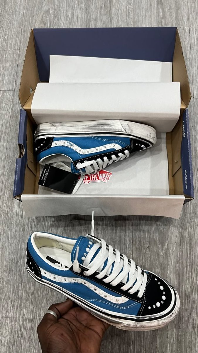 ndaamali's tweet photo. Alerte NdamaShoes !
Offrez-vous des Vans Premium Old Skool 36 Pearlized
📐 Pointures : 40 à 45
💰 Prix : 17.000 FCFA
🚚 Livraison disponible 🇸🇳
📲 Commandez vite sur WhatsApp : +221769209312 et rt ou likez 🙏🏽
#NdamaShoes #Kebetu #Team221 #Dakar https://t.co/cMYTOotFja