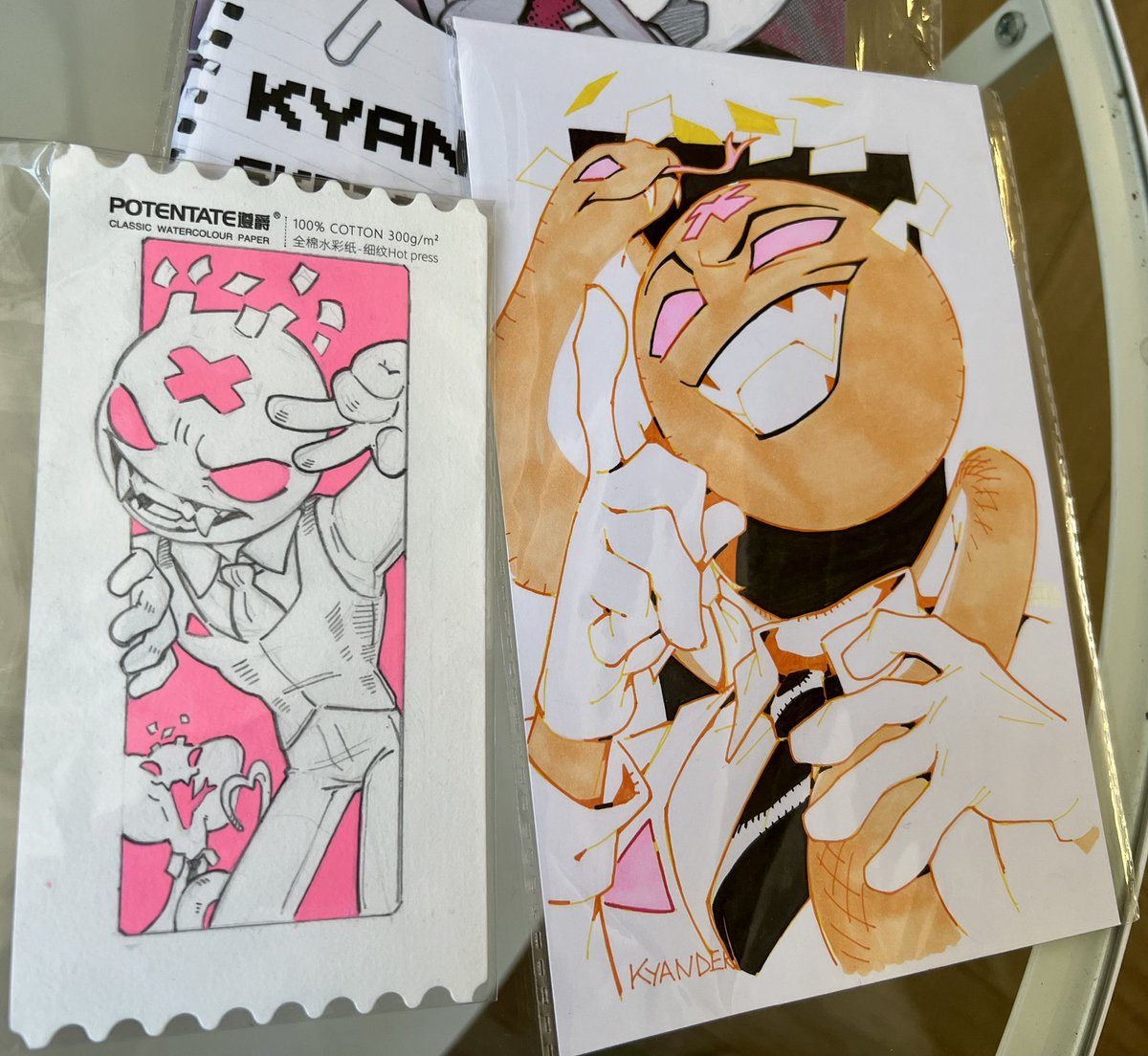 Gankyluv's tweet photo. 🍪 While it’s still somewhat fresh…

On the previous weekend I went to a lil artists’ market and was very fortunate to commission an amazing @Kissyander !! 
I absolutely cherish this dope drawing of AG + a bonus STEVE that they did! 🙌🐍✨

#SkullCatAGCommission #GodsTV https://t.co/WqwP5NaTVF
