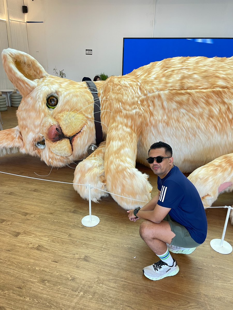 LeonardoLenort's tweet photo. Hello Meuw Meuw Meuw 😂... 📍 @bluebutter. yk https://t.co/RetSUuJKMo