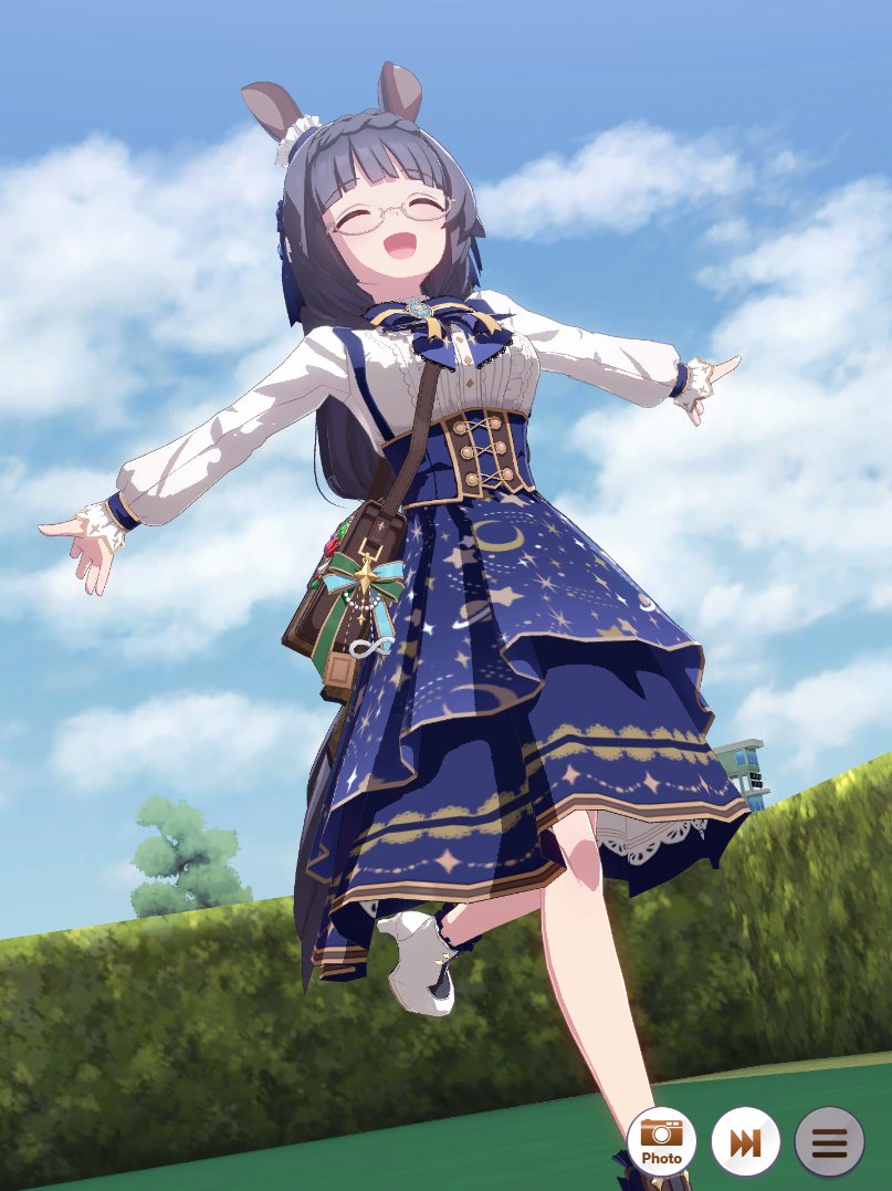wawooowi's tweet photo. she's so cute wtf lmao why does no one talk about her https://t.co/uUBCctRY68