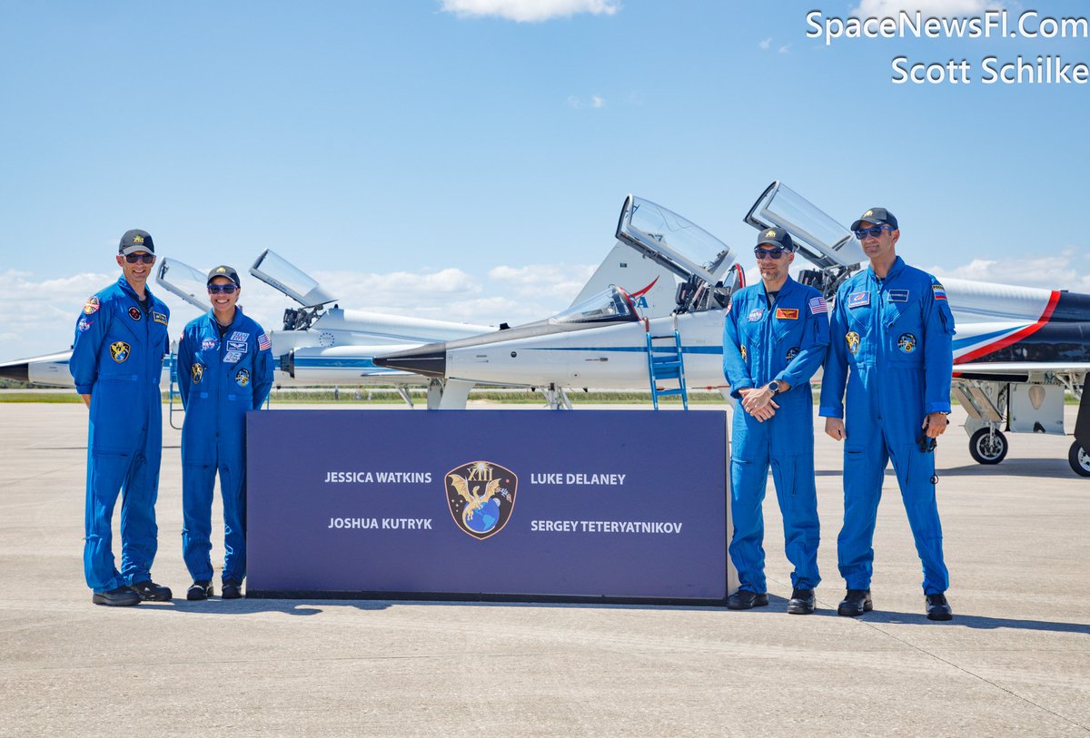 SchilkeScott's tweet photo. Crew 13 Arrival at KSC.
God Speed Jessica Watkins USA, Luke Delaney USA, Joshua Kutryk Canada, Sergey Teteryantnikov USSR.
For https://t.co/2Sb9IBglX5 Scott Schilke
https://t.co/i3Gz1Rla0E has it covered two different ways.
Now Starbase Texas!🇺🇲🚀🇺🇲
#NASA #SpaceX #Crew13 https://t.co/K0bAzacVfr