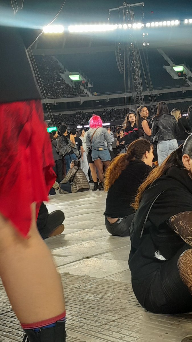 haistlover's tweet photo. Q VERGA HACE LA SASAENG DE JISUNG EN EL RIVER DE LALI https://t.co/rx4q3pGfyX