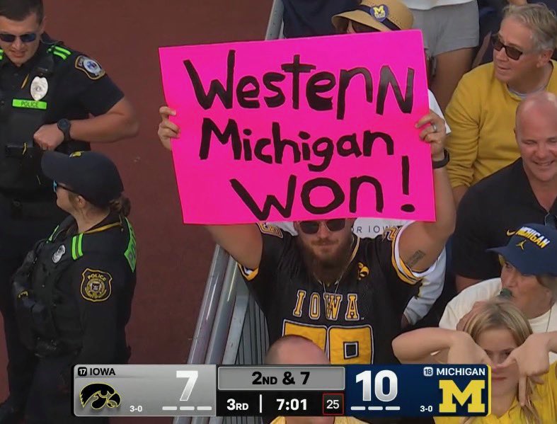 BroncoBarn's tweet photo. Oh yeah!  @TheIowaHawkeyes know who really won!

Congrats on your win as well! https://t.co/BUOevKOTL0