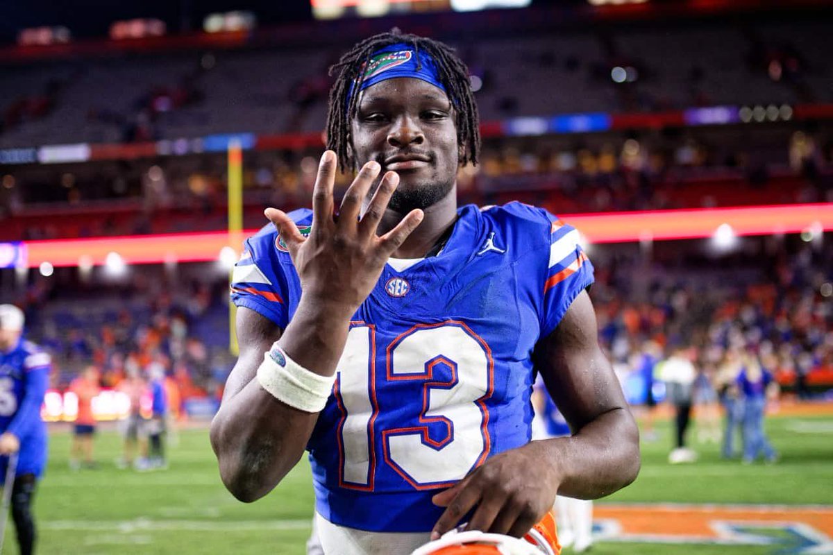 nflrums's tweet photo. 🚨🚨 #Florida RB Jaden Baugh has been nearly UNSTOPPABLE through 4 games 

160 YDS, 3 TD 
136 YDS, 2 TD 
162 YDS, 3 TD 
142 YDS, 3 TD https://t.co/C54IQLXJQN