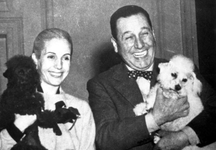 ziamwzl's tweet photo. algún día compartiré foto de perfil de evita y perón con el amor de mí vida https://t.co/J8n7Hyu5R3