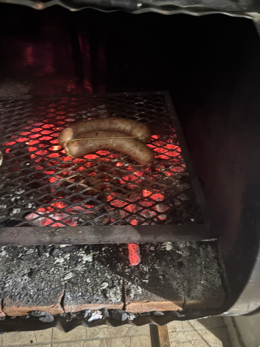 matiborra's tweet photo. Prendi la parrilla, para hacerme 2 choripanes?
Prendi la parrilla para hacerme 2 choripanes!!!
Porque? No hay un porque. https://t.co/v7pBhlvgEs