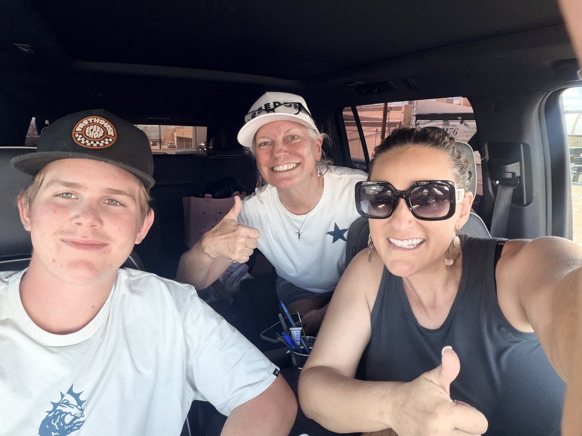 LaraGoodell's tweet photo. 3rd ride along w/in 2 days🇺🇸Update voter registration status👉🏻 https://t.co/SCSDV8W0w3 @TPAction @TexPolesky @blake99603982 https://t.co/hHrk2psd99