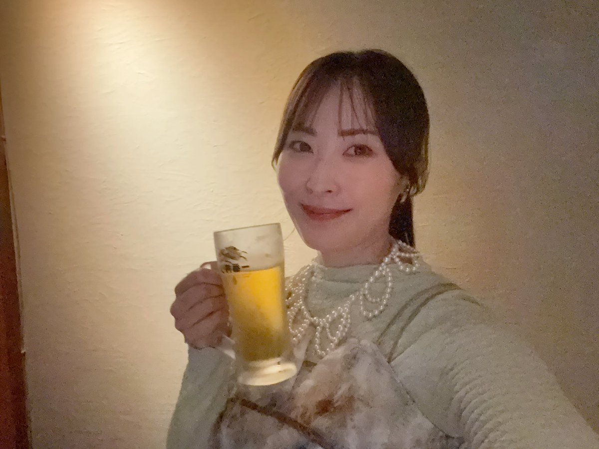 ri_ko730's tweet photo. おはようございます☀️
あー昨日のあの発言ちょっと間違ってたなぁ。
あの言い回しだと勘違いされちゃったかもなぁ。
なんであんな風に言っちゃったんだろ？
などと反省会する時ってありますよね。
私はそんなんばっかです！
日曜日、楽しんでね🍻✨️ https://t.co/W7CsxKjE00
