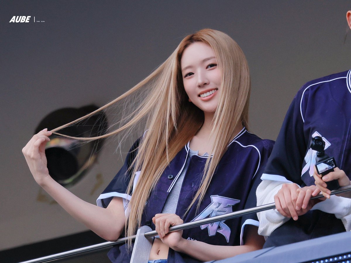 ElenaKwonFrance's tweet photo. 📸┊PHOTOS  › 26.09.26

Elena au match des KT Wiz Park 

© aube_elena 

→ #ELENA #엘레나 #TUIDE #튜이드 https://t.co/qbuGIt69gT