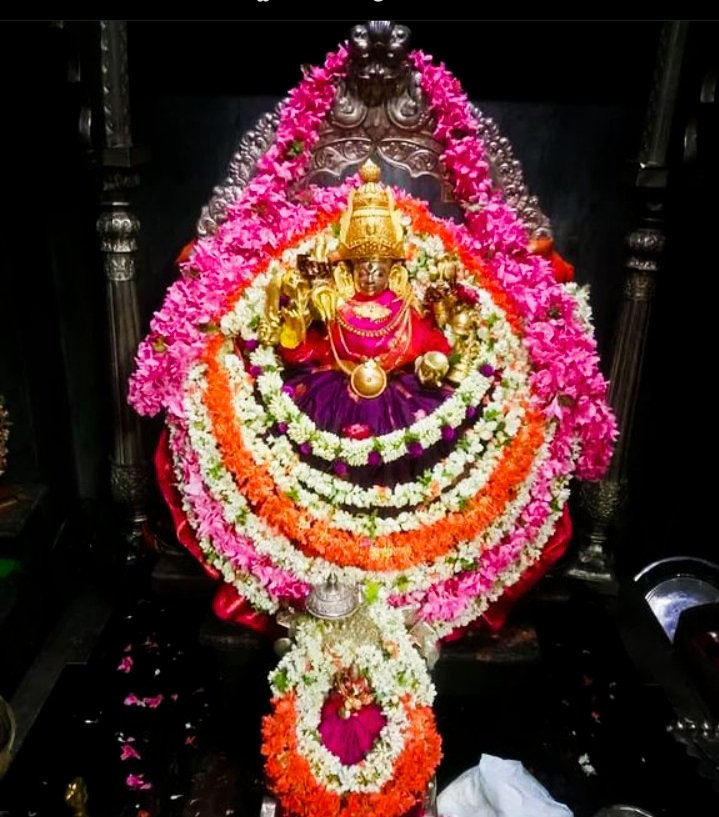 ItsSandy_Queen's tweet photo. ಓಂ ಶ್ರೀ ಚಾಮುಂಡೇಶ್ವರಿ ಅಮ್ಮ 🙏🔱 https://t.co/KmBfhFLott