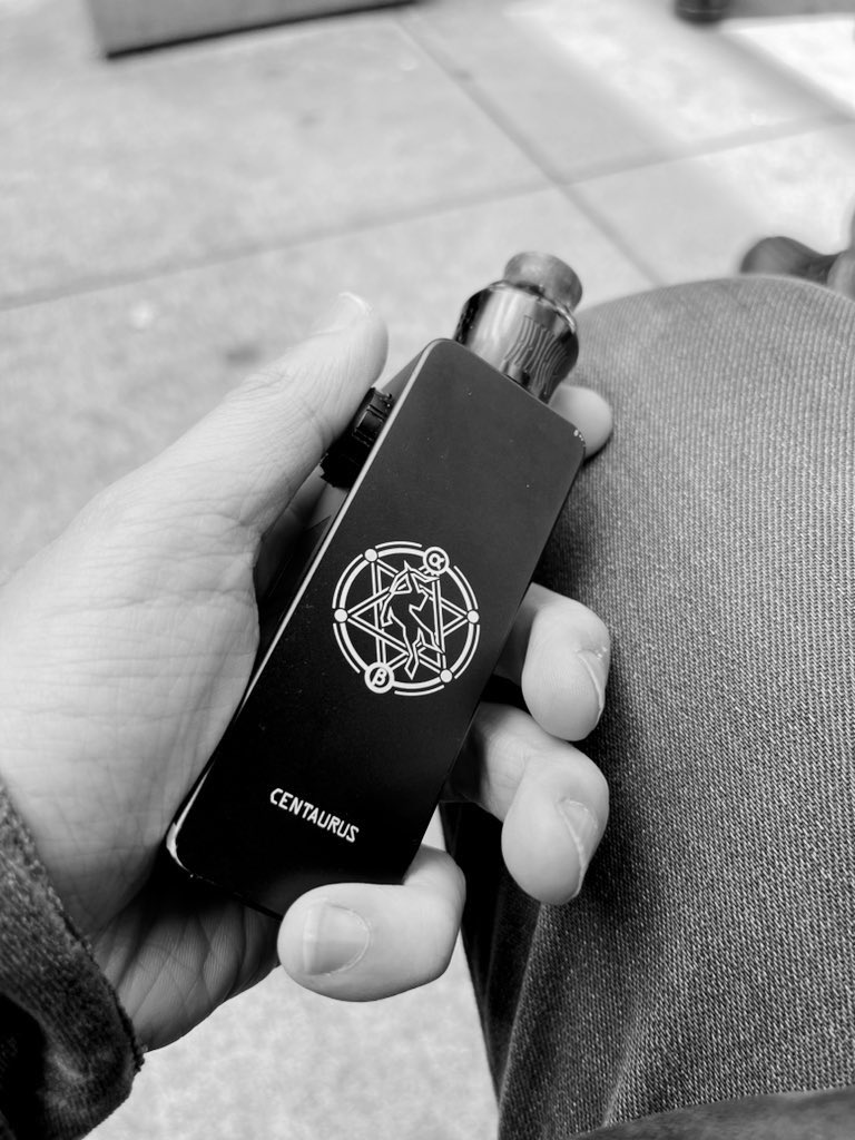 kyriexxx's tweet photo. さてと

#vape https://t.co/gt2a2zZTP3