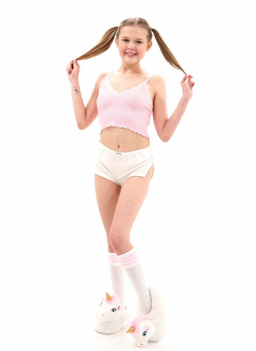 xxxjunkiexxx's tweet photo. Can a girl get any more perfect? 🥰 https://t.co/XqcIJCJMr0