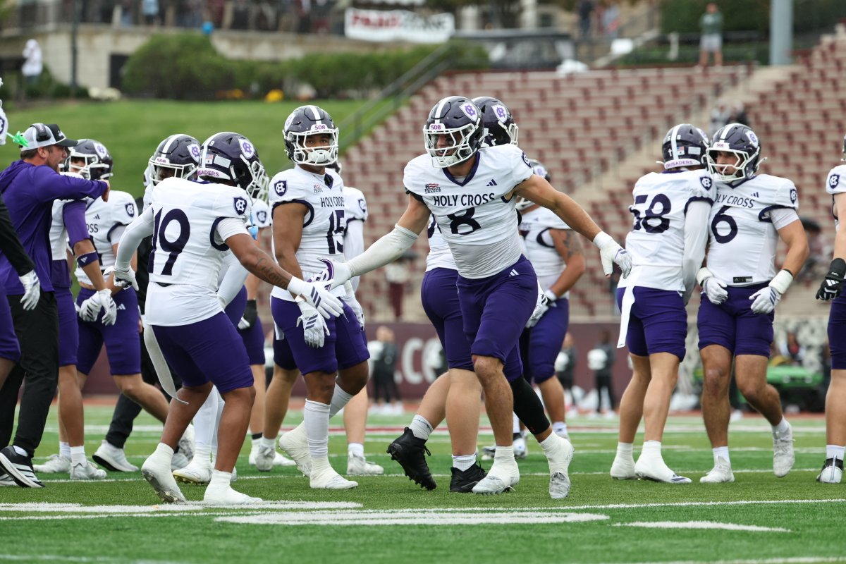 HCrossFB's tweet photo. Picked up a Patriot League win in Easton today 🙌

📰 https://t.co/WGehkWUXXv

#GoCrossGo https://t.co/BNwAyxSo69
