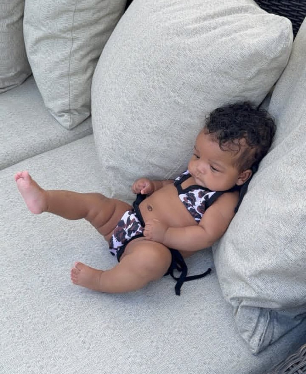 princecharmgrey's tweet photo. not Baby Rocki going on a vacation in a custom bikini before me 😩 I've never been more jealous of a 1 year old 😂 https://t.co/cWPaHyS2dD