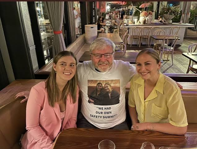 Ausbobsmit's tweet photo. Kevin Rudd receives $218,000 per year via his Taxpayer funded pension while earning $780,000 as the CEO of the Asia Society. 

Here's the kick in the guts. If an aged pensioner does a few days work, they are punished, and have a percentage of their pension cut. Not Rudd. Not the politicians. 

And why are they getting a massive pension anyway? They should receive a custodial sentence for the damage they've done.