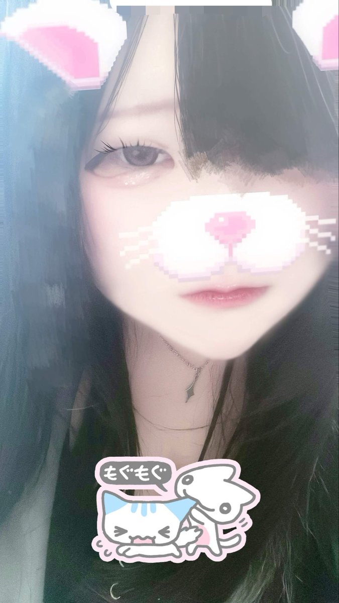 3xiumu's tweet photo. ふつうに、ばりばり加工の自撮り⚠️ https://t.co/8WZbqjB3PU