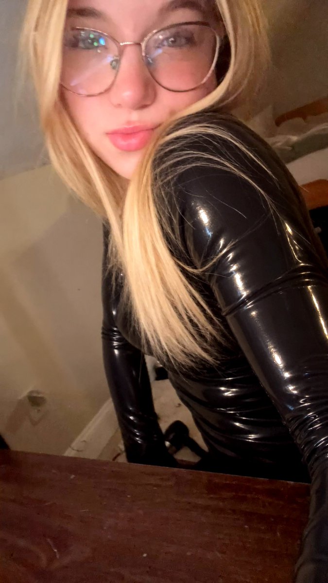 PoisonErza's tweet photo. I sucked my finger for 4 seconds and half of you already typed “vid??”
Relax. You’re not getting it. That’s the point. Comment Video #goon #nsf #goonette #teen #latex #slut https://t.co/kqIZoAmEth