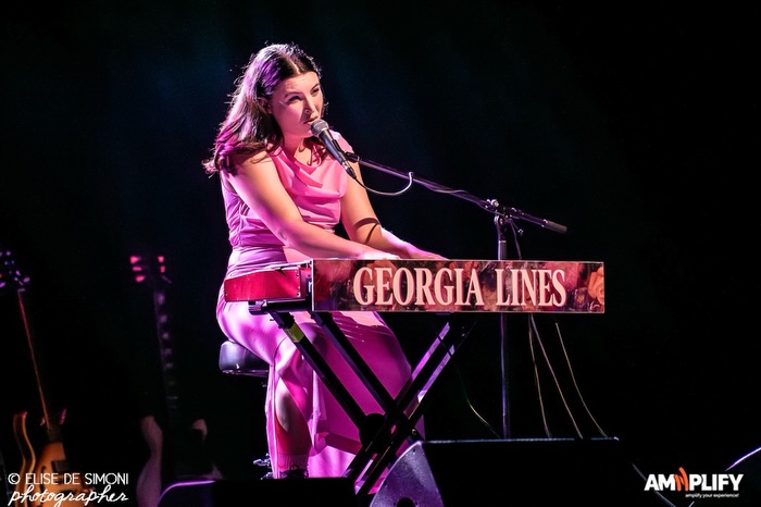 HangPecciwb's tweet photo. New Zealand’s delightful Georgia Lines opened for Tony Hadley with a gorgeous set. 18/3/26 Full gallery: Destroy All Lines, Estellar PR, Amnplify https://t.co/jD1TE9hUTz