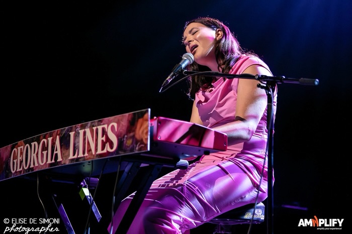 HangPecciwb's tweet photo. New Zealand’s delightful Georgia Lines opened for Tony Hadley with a gorgeous set. 18/3/26 Full gallery: Destroy All Lines, Estellar PR, Amnplify https://t.co/jD1TE9hUTz