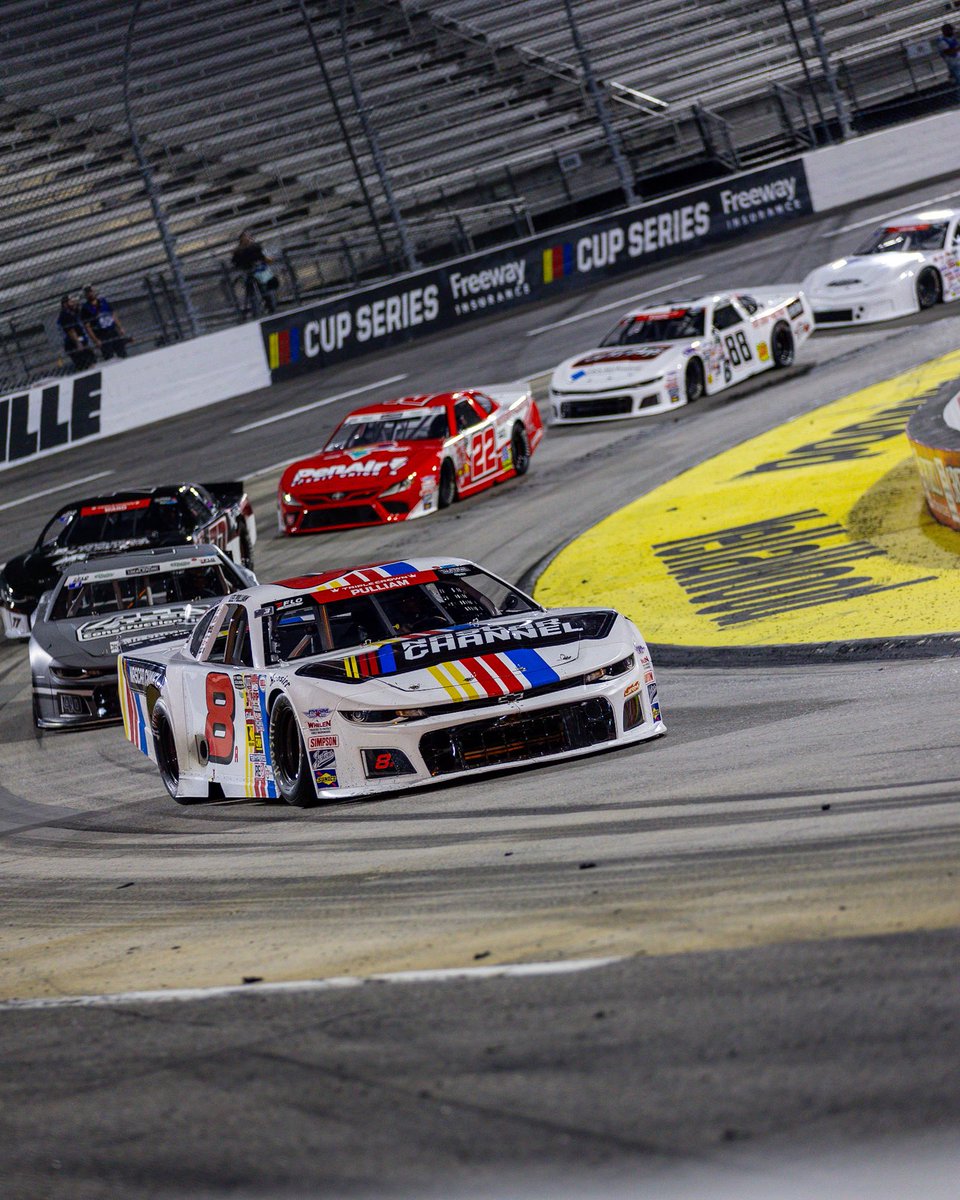 RaceProWeekly's tweet photo. Top 5 @MartinsvilleSwy 
Lap 63
1. Pulliam
2. Heim
3. Ward
4. Loftin
5. Jones

📸: @BFolan23 https://t.co/6fZo5HmVjS