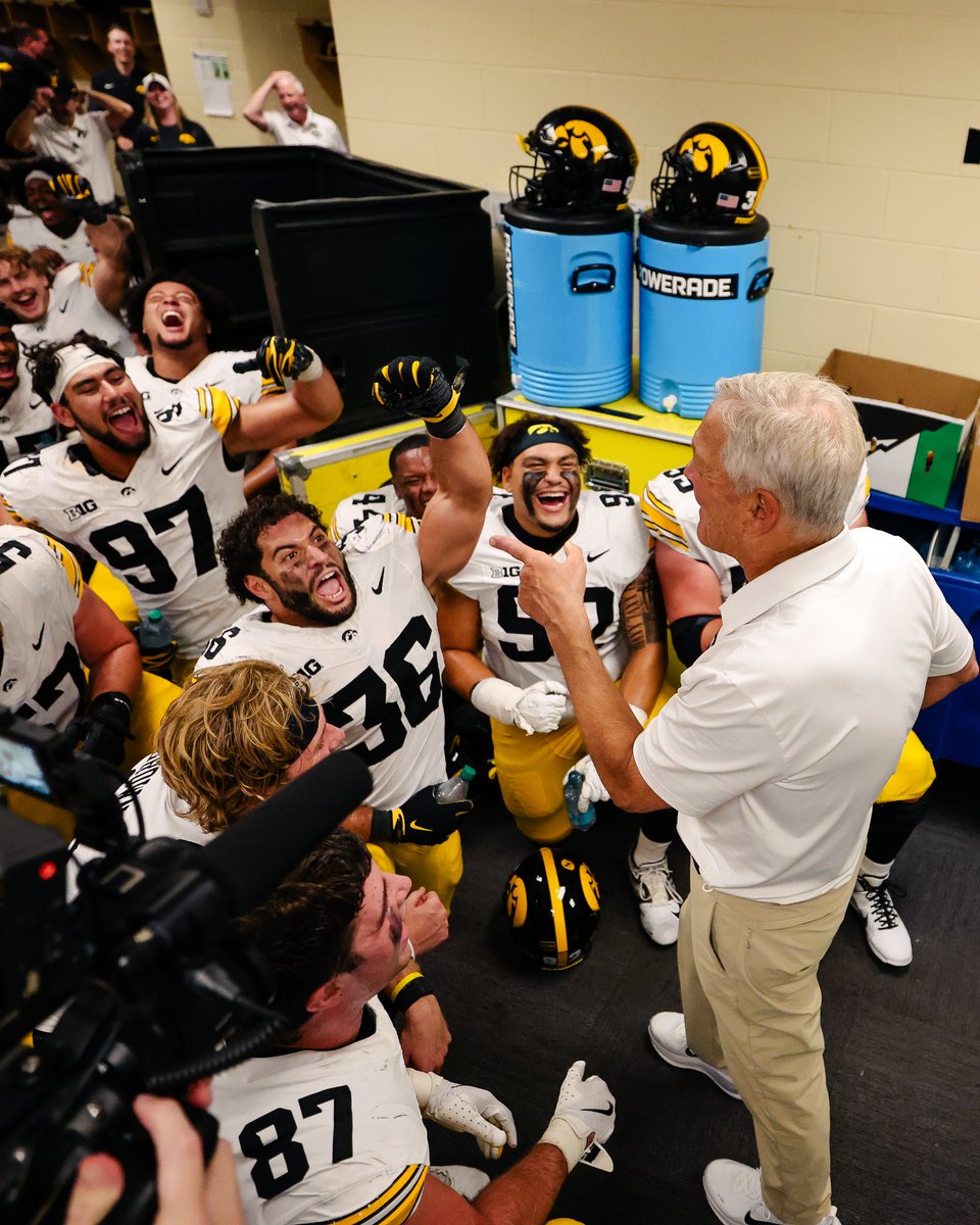 HawkeyeFootball's tweet photo. Led by legends. https://t.co/vME10fBwvI