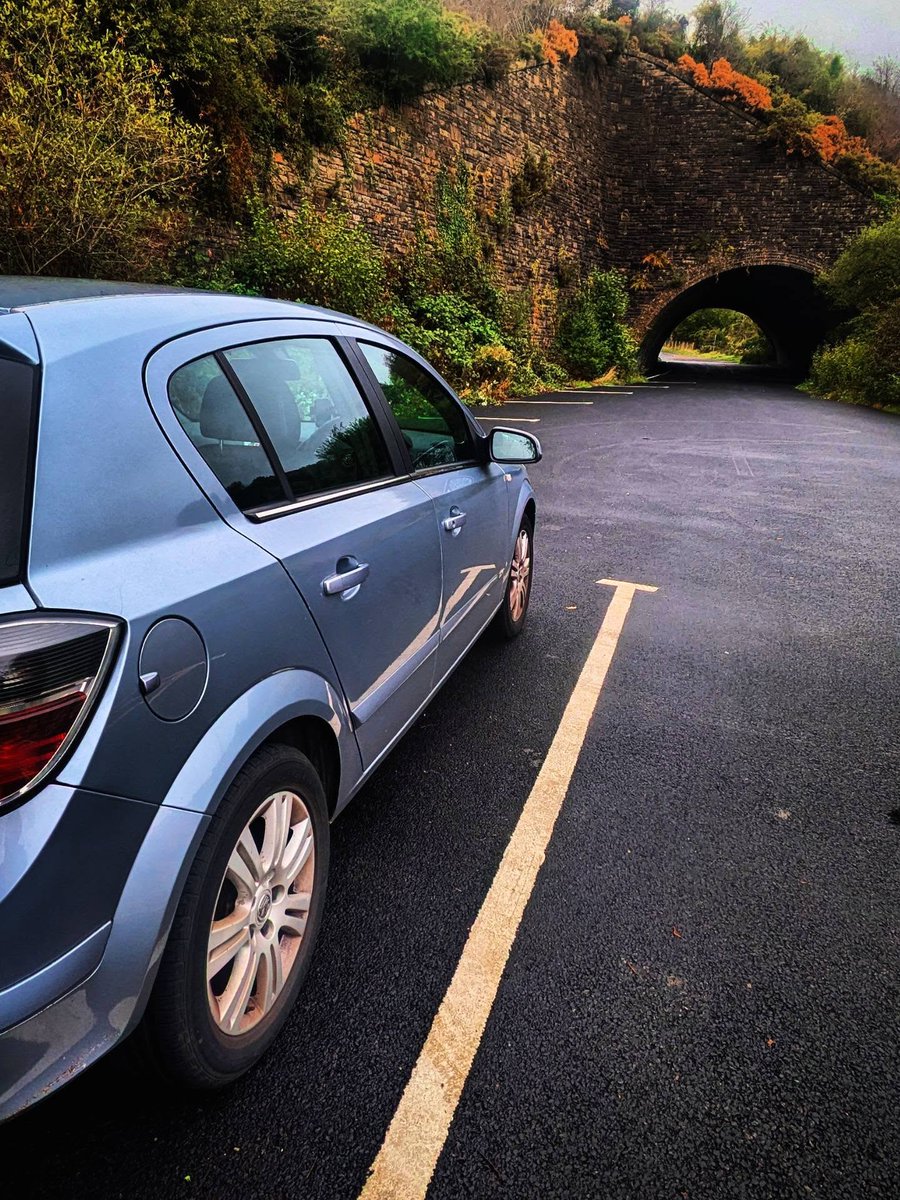 MirnaErbsthh's tweet photo. When Google Maps says, “You’ve arrived. ” Free parking, questionable location. https://t.co/2Js1zJ1DzW