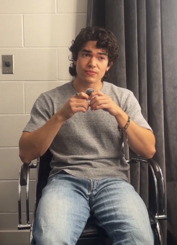 onlineluvrrs's tweet photo. deadass what are they feeding him holy... https://t.co/A4ZF99q6ms