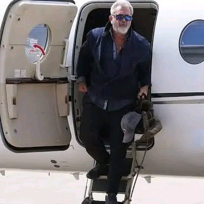 Melgibsonmove's tweet photo. Never believe anyone who tells you that you don't deserve what you want, I love you all ❤️❤️💙 if you are really fan of mine can I have a big yes https://t.co/Cw9B23527V