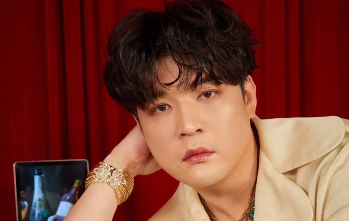 TOP100KPOP's tweet photo. Happy 41st birthday to SHINDONG of SUPER JUNIOR! 🥳🎉 https://t.co/YW0nUo9fj6